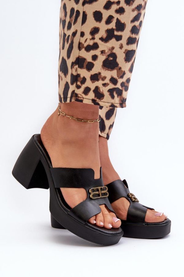 Black Flip-flops in Sandals & Flip-Flops For Women with Fabric, Footbed and Heel Height