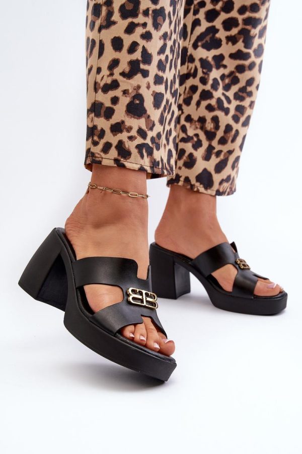 Black Flip-flops in Sandals & Flip-Flops For Women with Fabric, Footbed and Heel Height