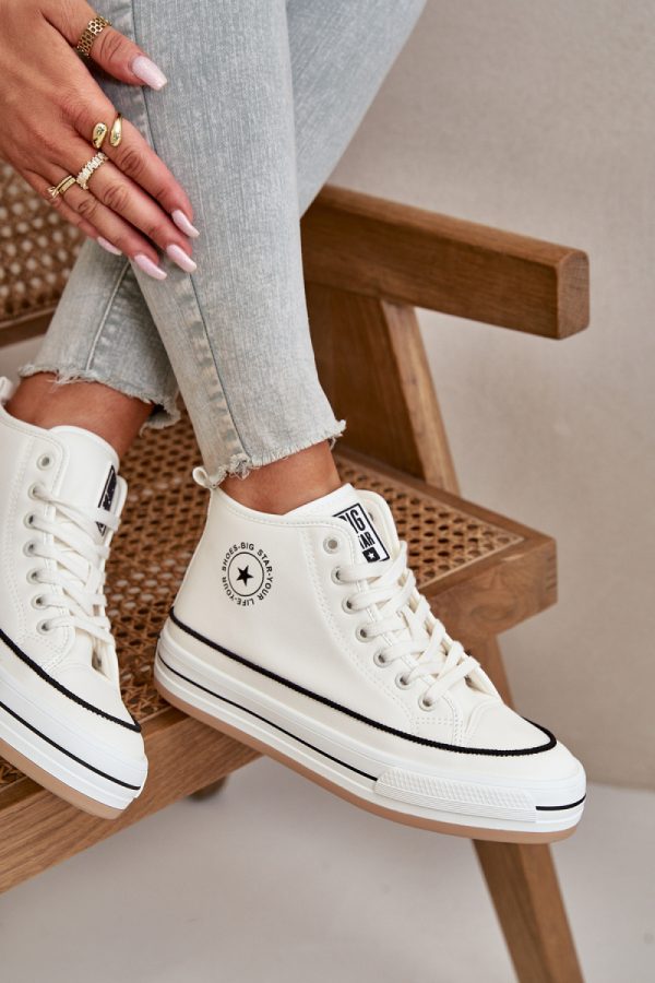 white Sneakers model 199906 Step in style