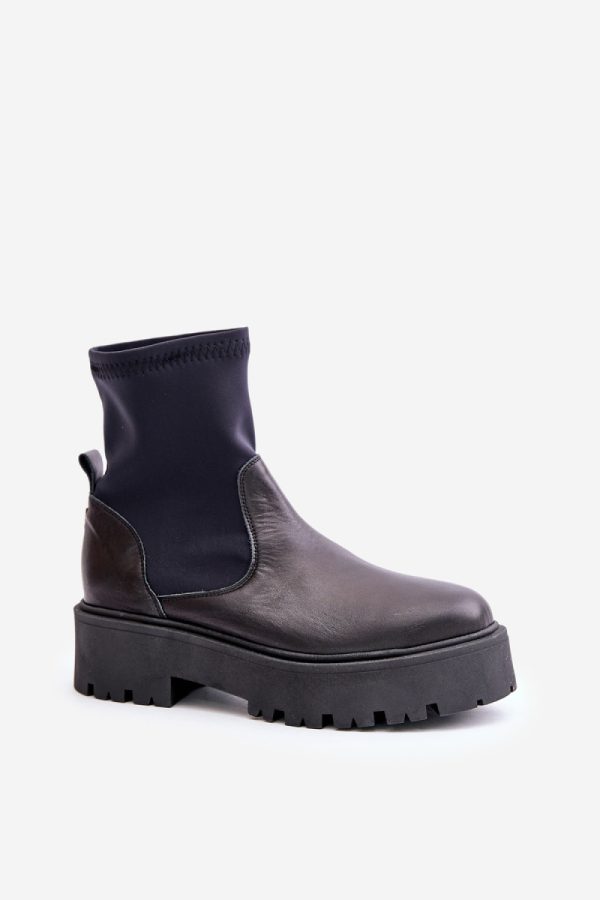 black Boots model 201001 Step in style