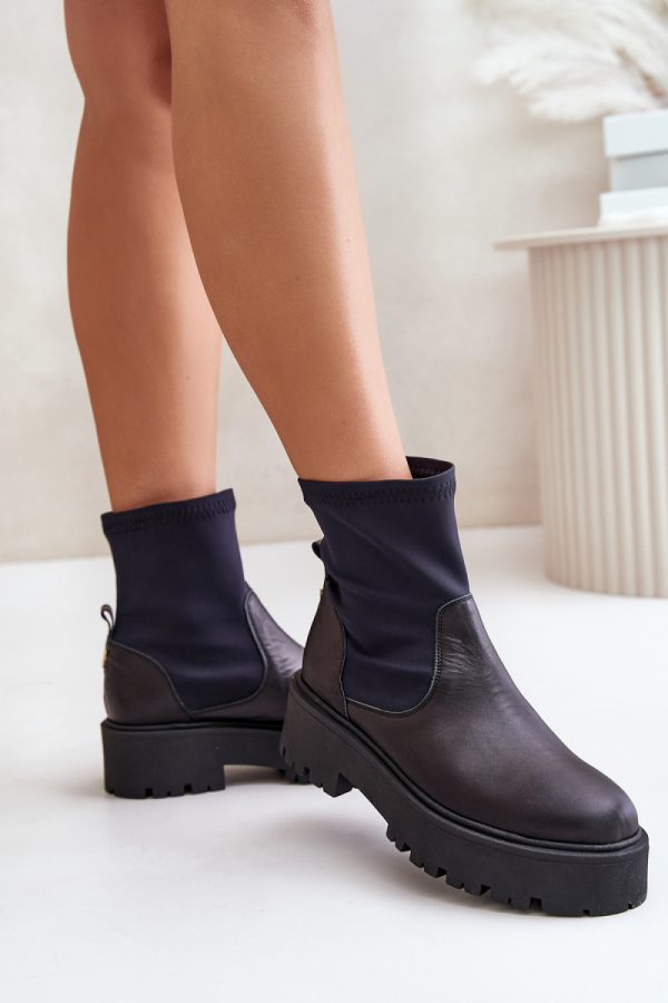 black Boots model 201001 Step in style