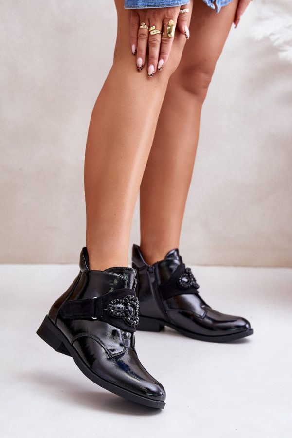 black Boots model 201915 Step in style