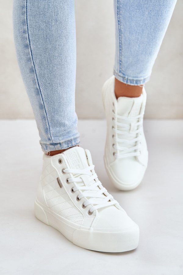 white Sneakers model 201918 Step in style