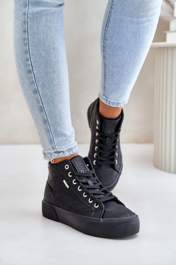 black Sneakers model 201919 Step in style