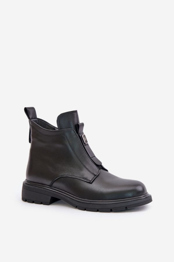 black Boots model 202130 Step in style