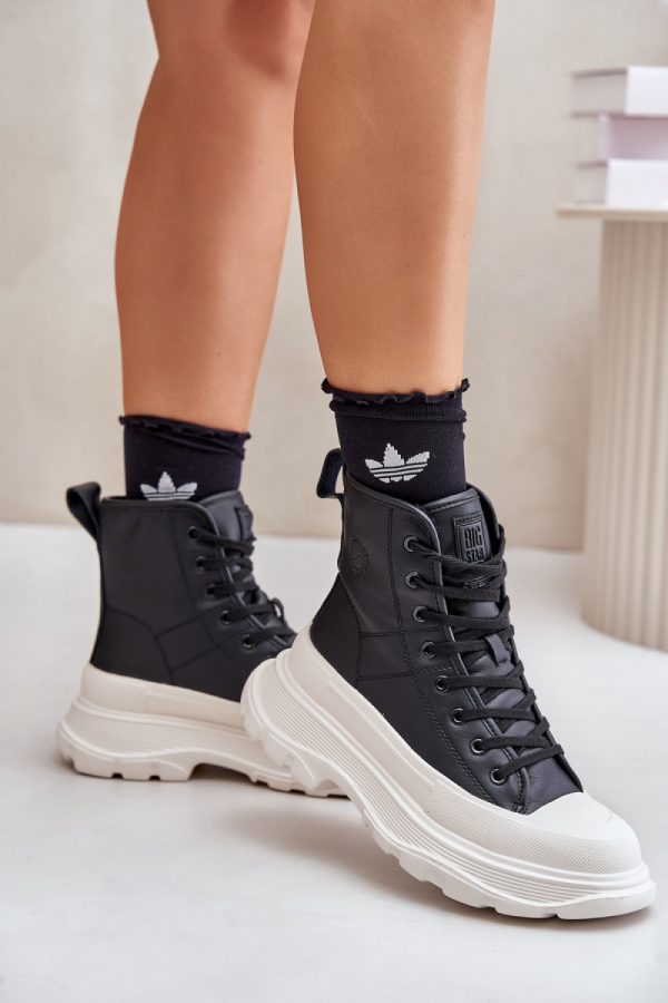 black Sneakers model 202229 Step in style