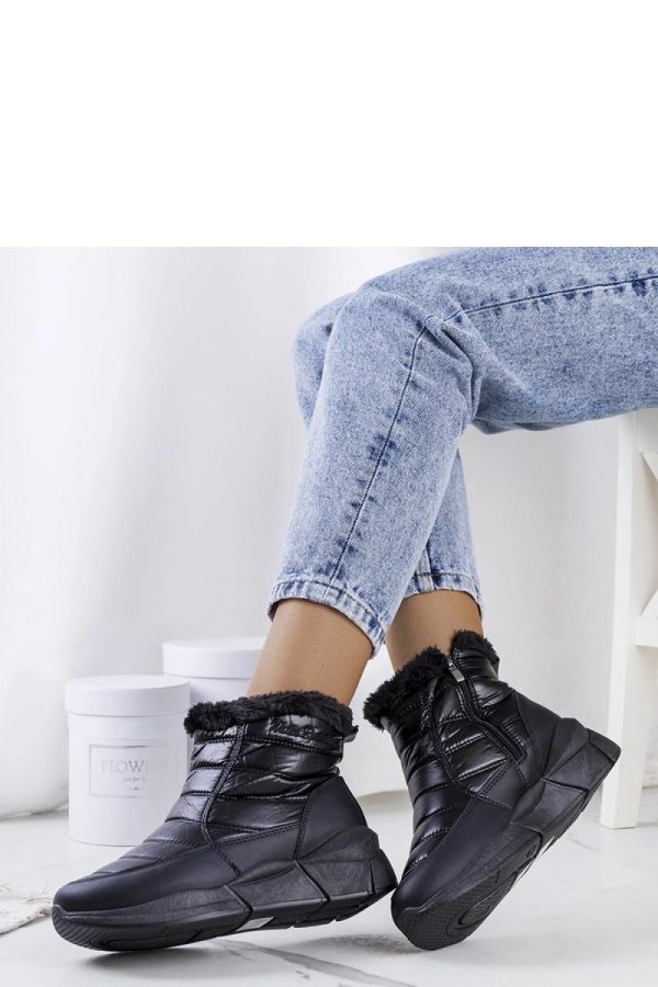 Black Snow Boots..Heel Height