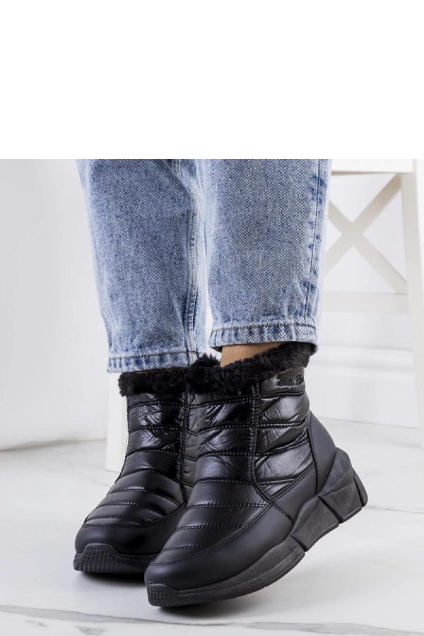Black Snow Boots..Heel Height