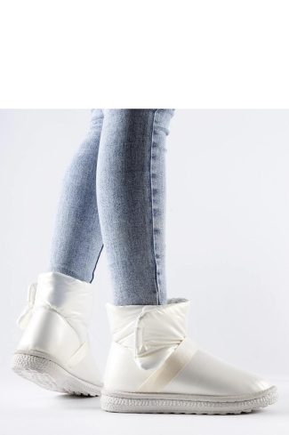 Beige Snow Boots.Heel Height