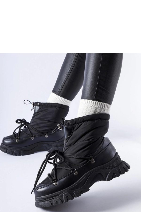 Black Snow Boots.Fabric and Heel Height