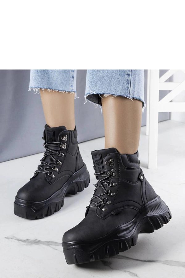 Black Snow Boots..Heel Height
