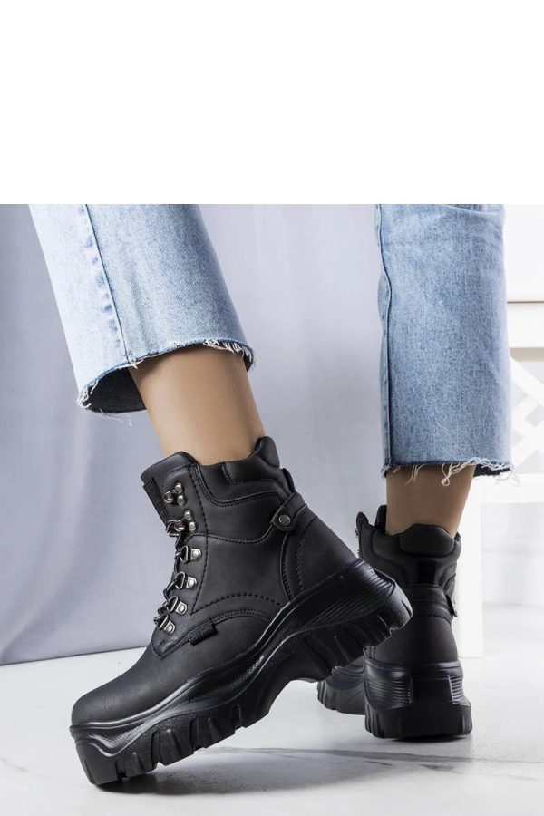 Black Snow Boots..Heel Height