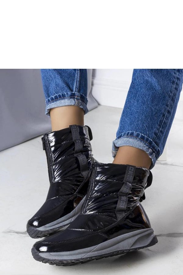 Black Snow Boots..Heel Height