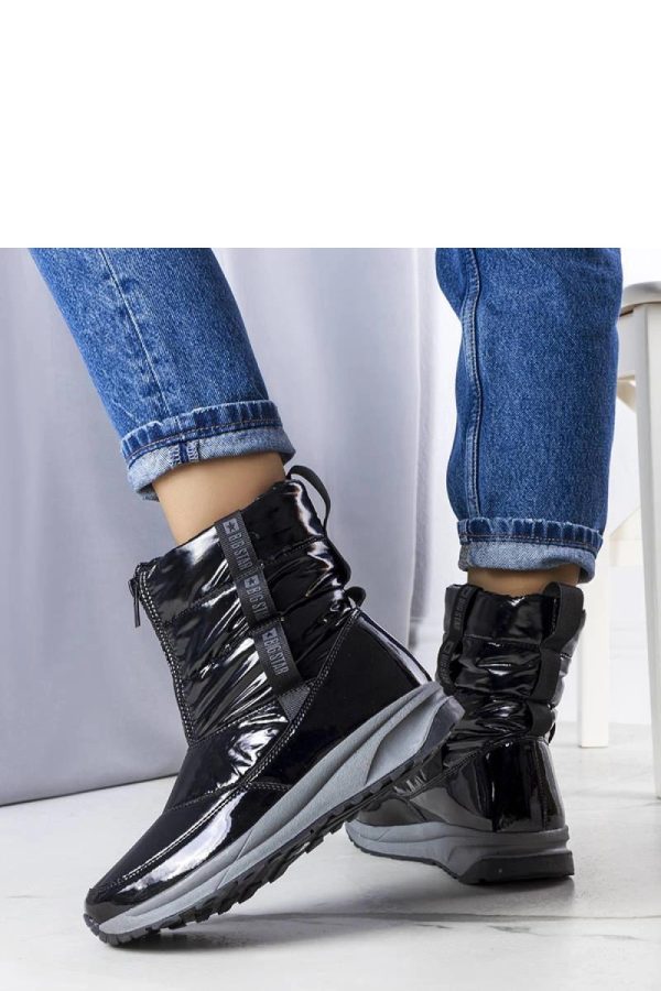 Black Snow Boots..Heel Height