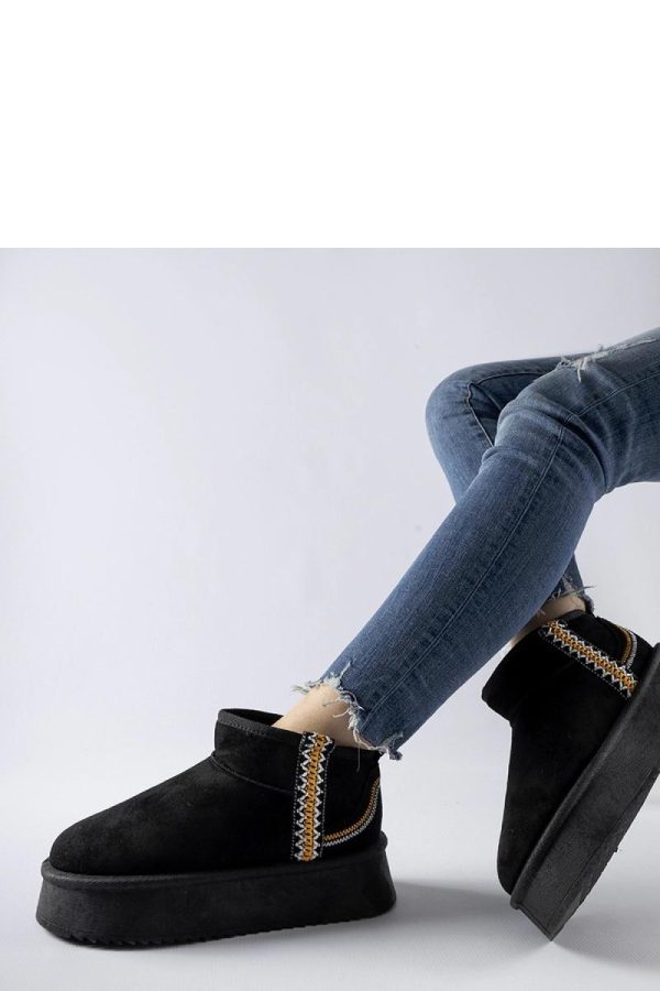 Black Snow Boots in Women`s Ankle Boots & Booties with Fabric and Heel Height