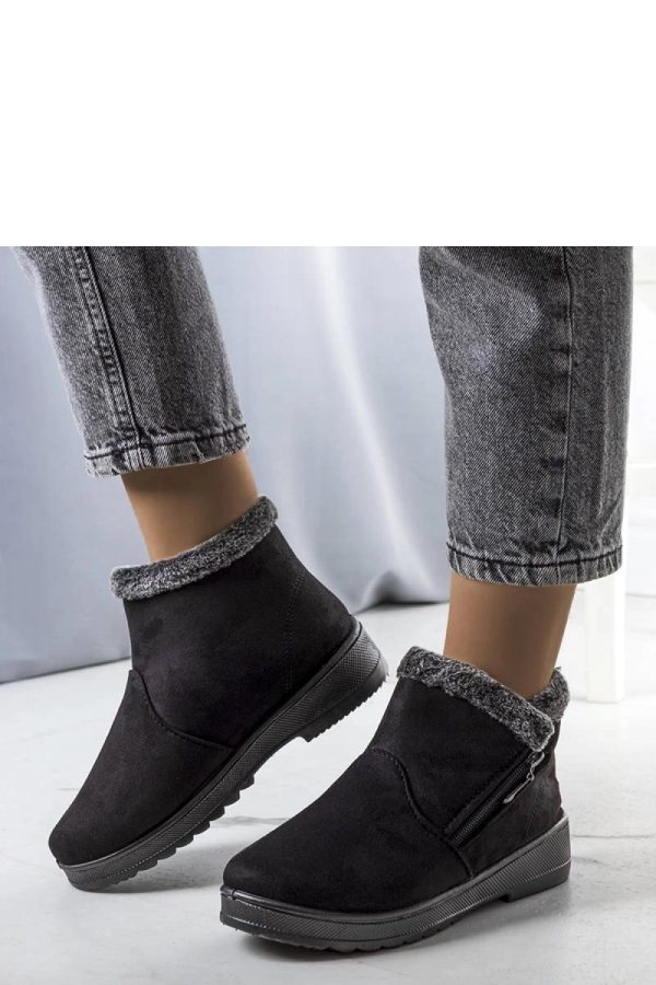 Black Snow Boots..Heel Height