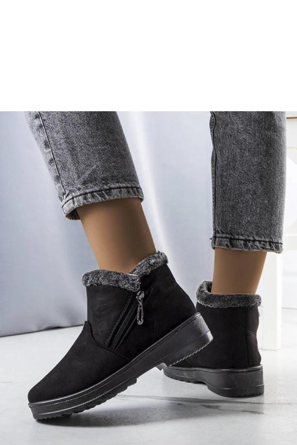 Black Snow Boots..Heel Height