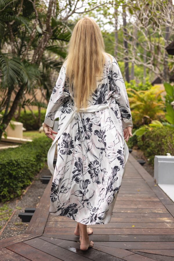 White Long Bathrobe in Dressing Gowns, Bathrobes For Women with Spandex and Polyester