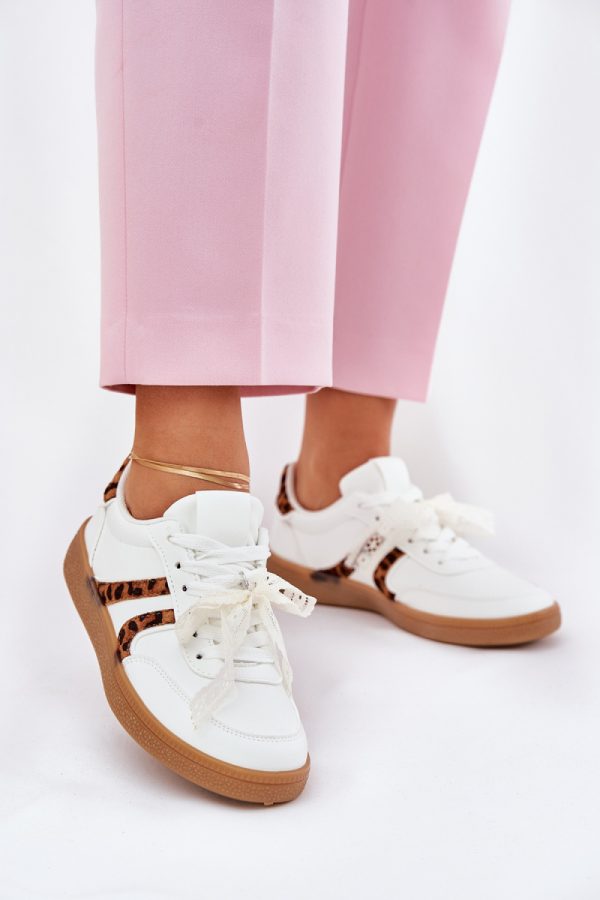 white Sport Shoes model 210998 Step in style
