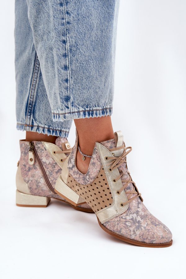 beige Boots model 211091 Step in style