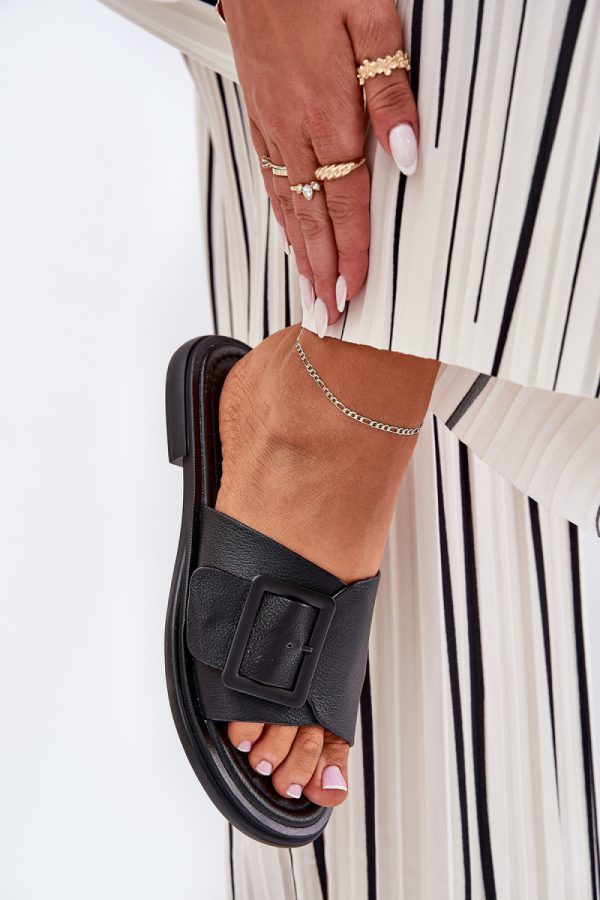 Black Flip-flops in Sandals & Flip-Flops For Women with Fabric, Footbed and Heel Height