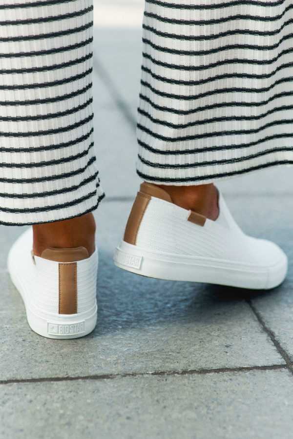white Sneakers model 212725 Step in style