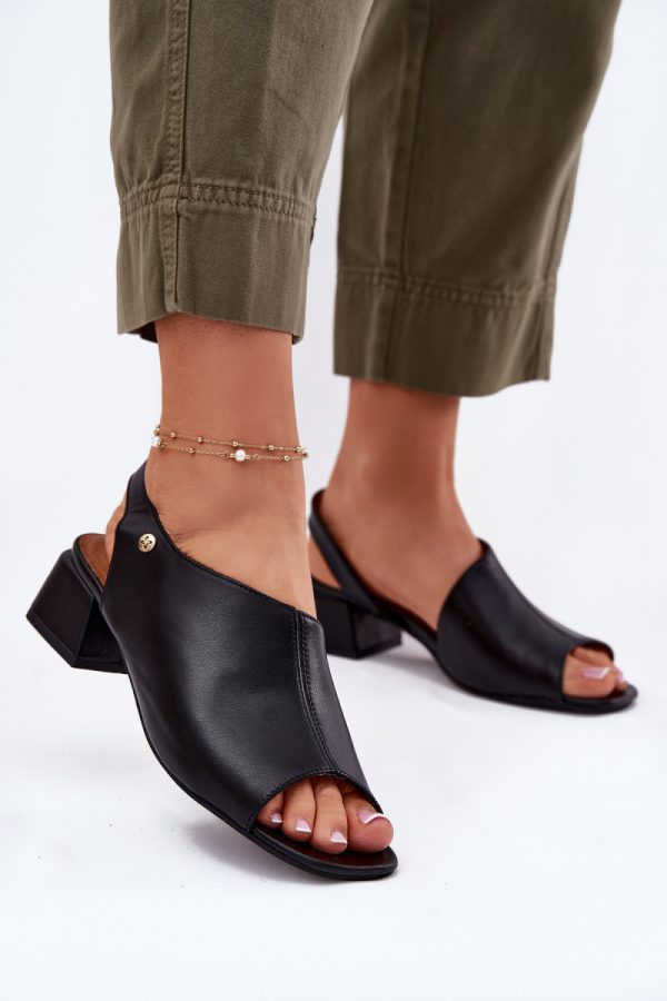 black Heel sandals model 215343 Step in style