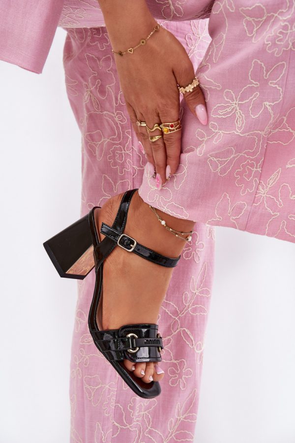 black Heel sandals model 215347 Step in style