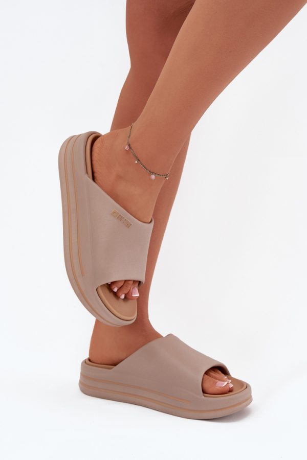 beige Flip-flops model 216429 Step in style