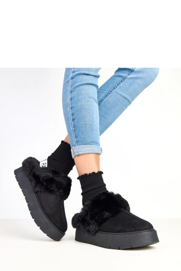 Black Snow Boots..Fabric, Footbed and Platform Height