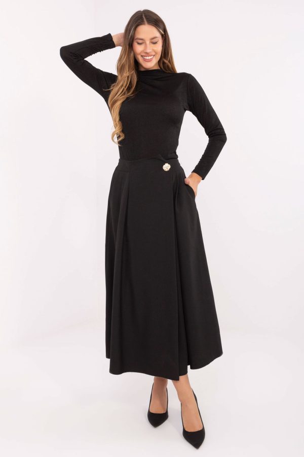 Black Skirt in Skirts with Spandex and Polyester