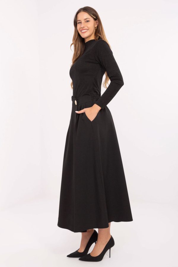 Black Skirt in Skirts with Spandex and Polyester