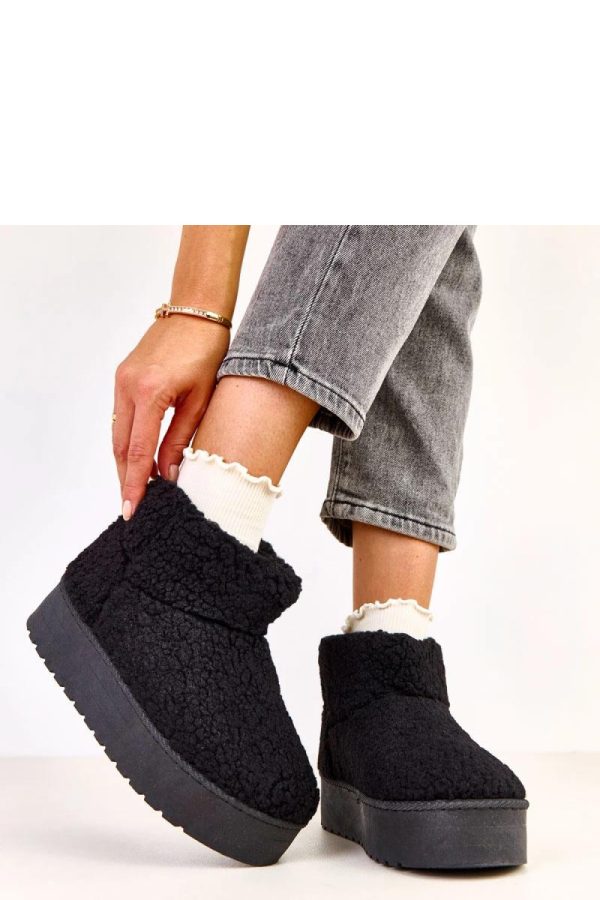 Black Snow Boots.Fabric, Warmers, Footbed and Platform Height