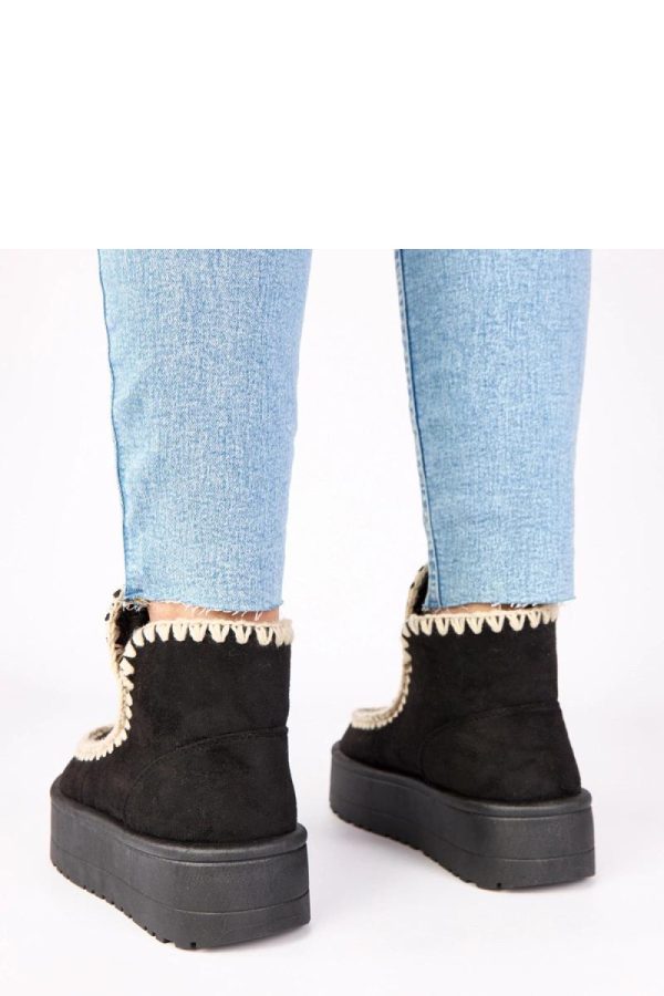 Black Snow Boots..Fabric, Footbed, Upper Height and Platform Height