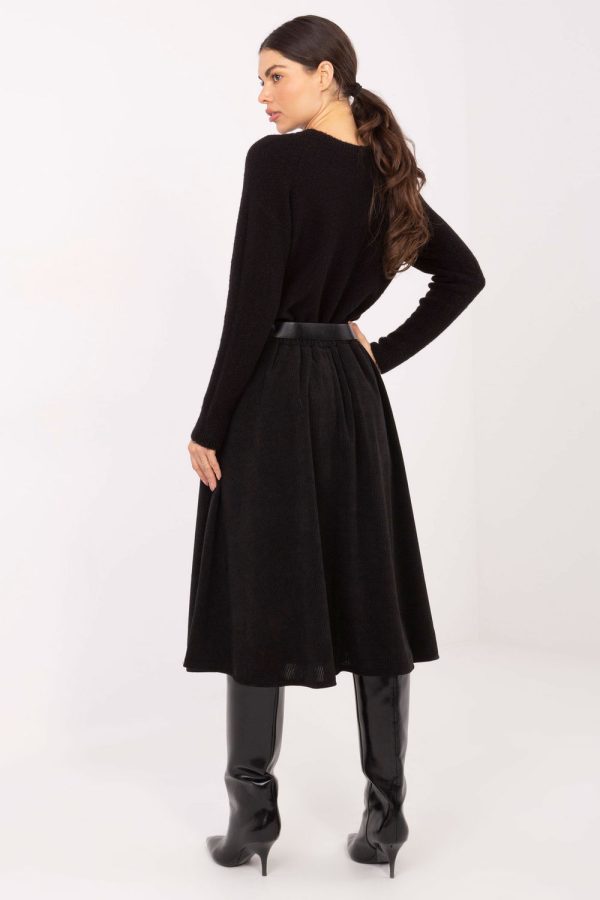 Black Skirt in Skirts with Spandex and Polyester