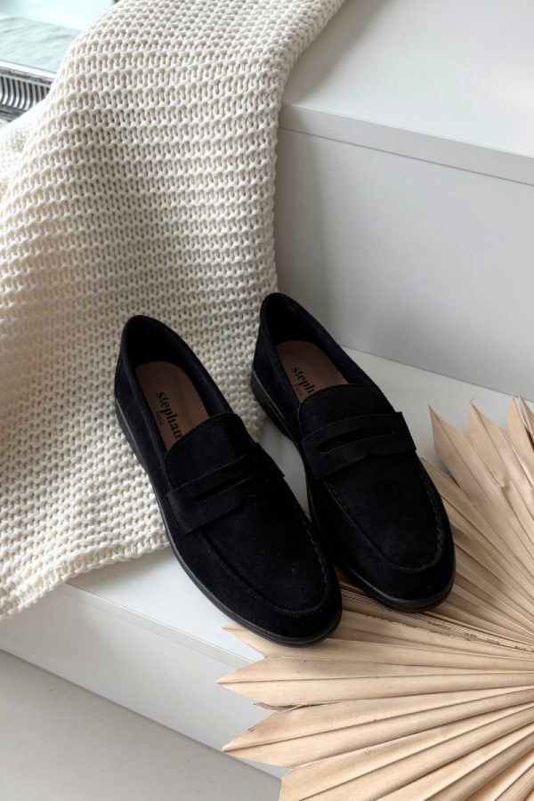 black Mocassin model 224266 Step in style