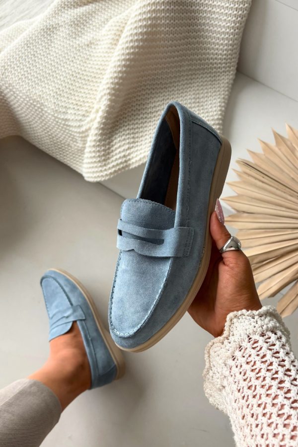blue Mocassin model 224268 Step in style