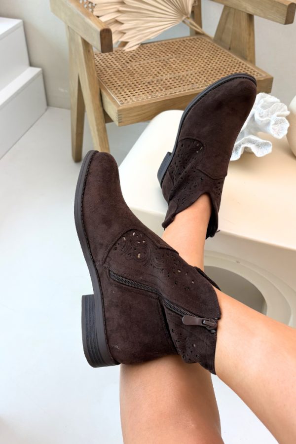 brown Boots model 224431 Step in style
