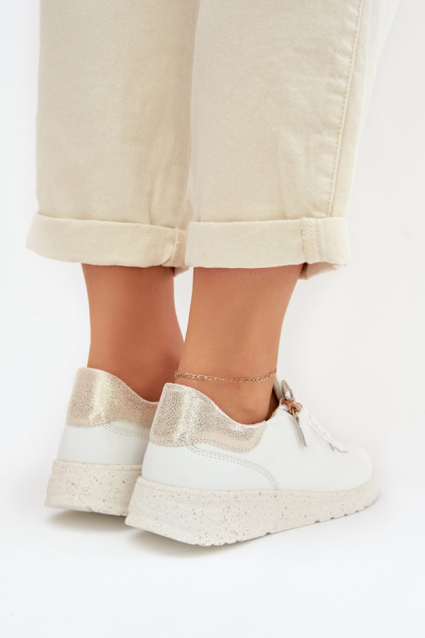 white Half shoes model 224709 Step in style