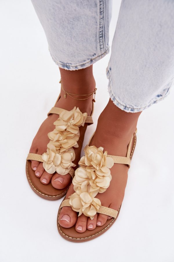 yellow Sandals model 225116 Step in style