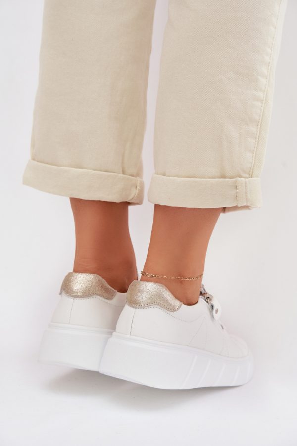 white Half shoes model 225618 Step in style