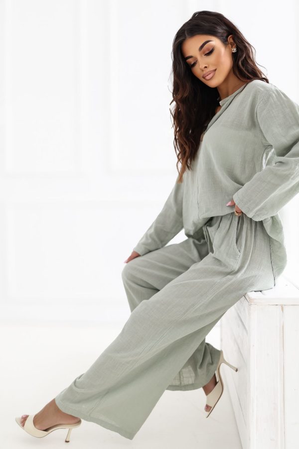 green Women trousers model 226445 Italy Moda