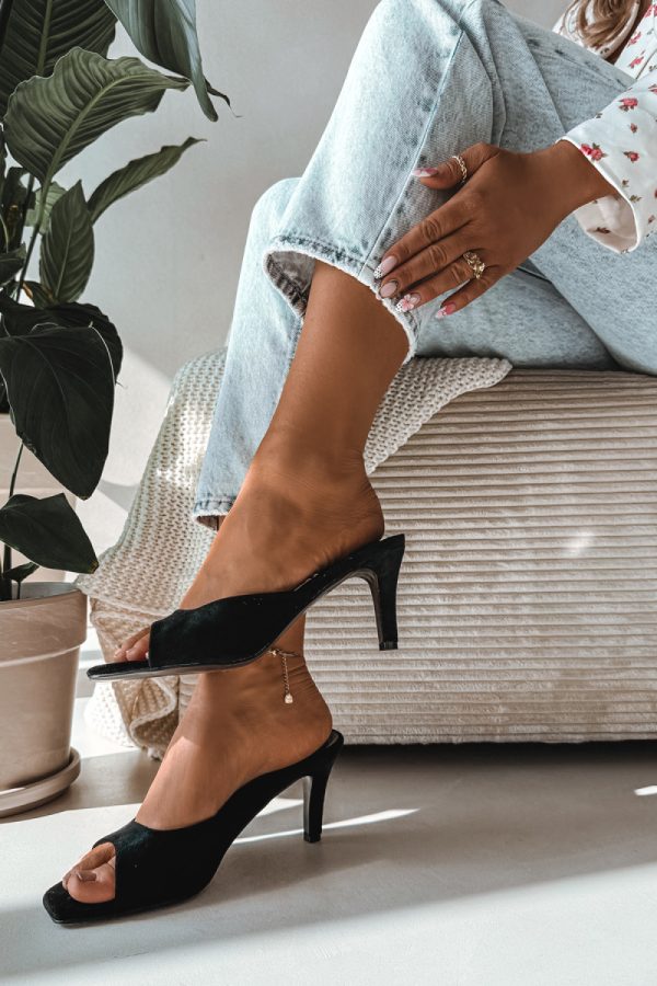 black Heeled sandals model 226522 Step in style