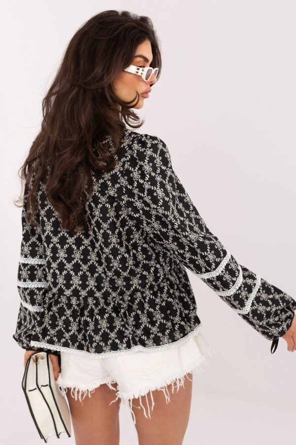 black Blouse model 227327 Lakerta