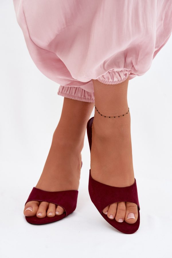 red Heeled sandals model 227943 Step in style