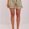 1130921 green Shorts model 229665 Italy Moda