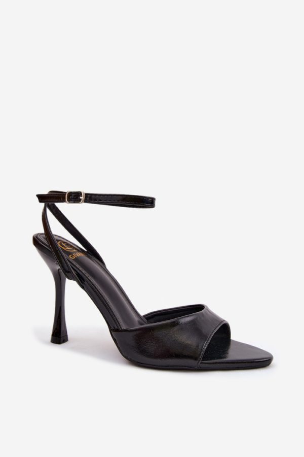 black Heel sandals model 229710 Step in style