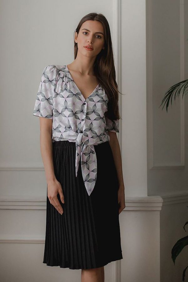 Multicolor Short Sleeve Shirt in Shirts For Women with Spandex and Polyester
