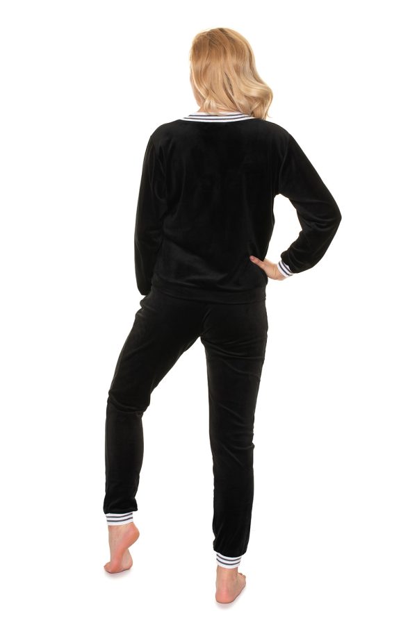 black Set model 156910 PeeKaBoo