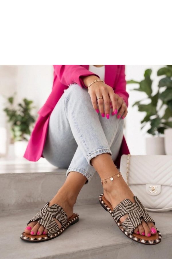 Black Flip-flops in Sandals & Flip-Flops For Women with Fabric, Footbed and Heel Height